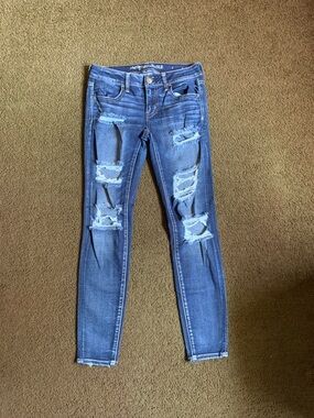 American Eagle Outfitters Ripped Distressed Medium Blue Skinny Jeans Size 6